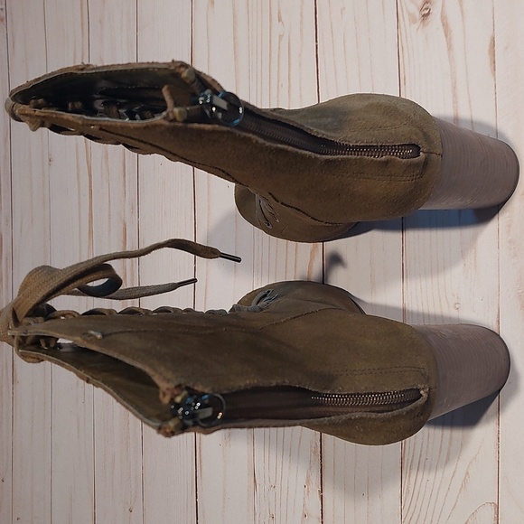 Suede Boots - Picture 4 of 9